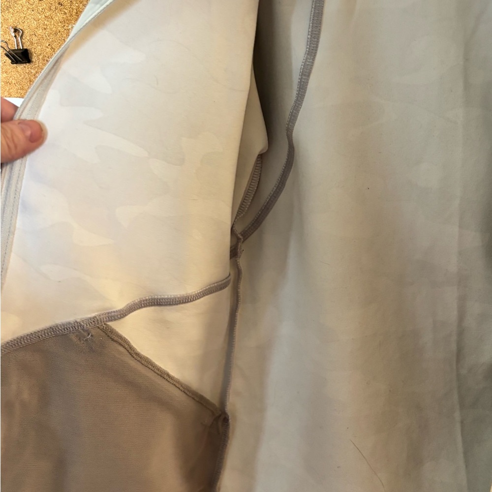 LOLË Women's Light Gray and White Camo Jacket - Picture 8 of 9